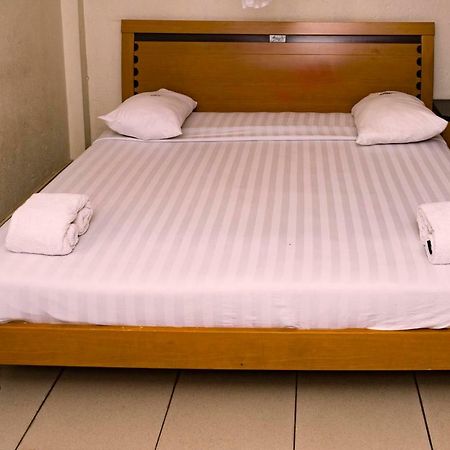 Aponye Hotel Kampala Eksteriør billede