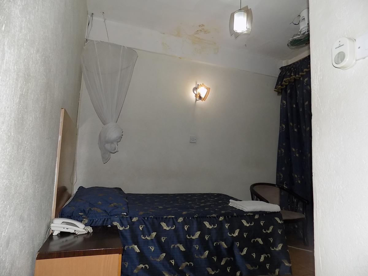 Aponye Hotel Kampala Eksteriør billede