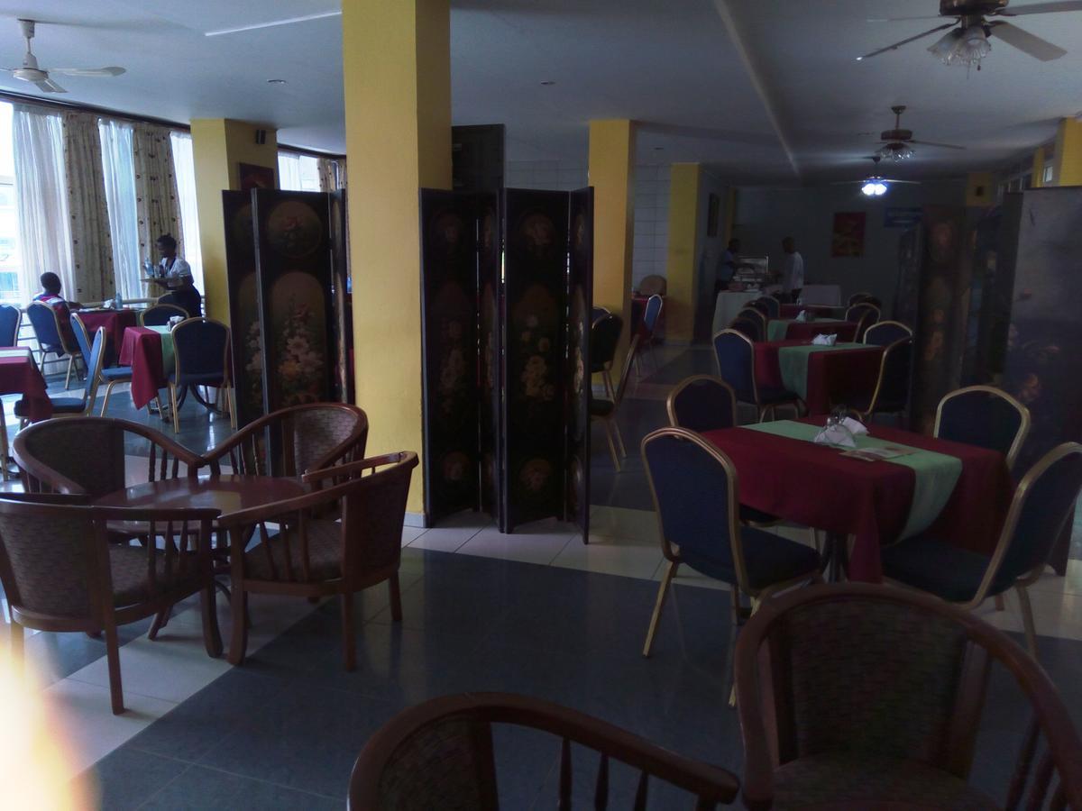 Aponye Hotel Kampala Eksteriør billede
