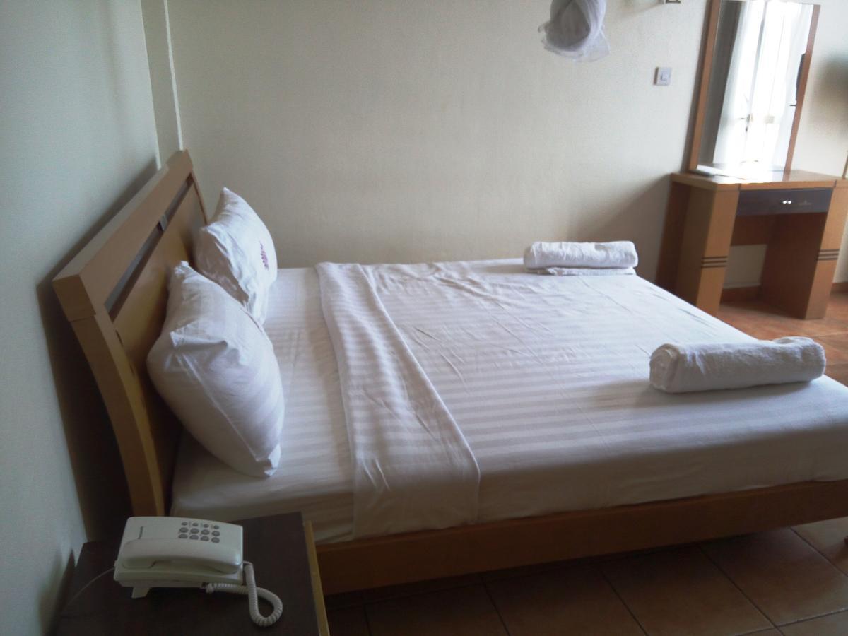 Aponye Hotel Kampala Eksteriør billede