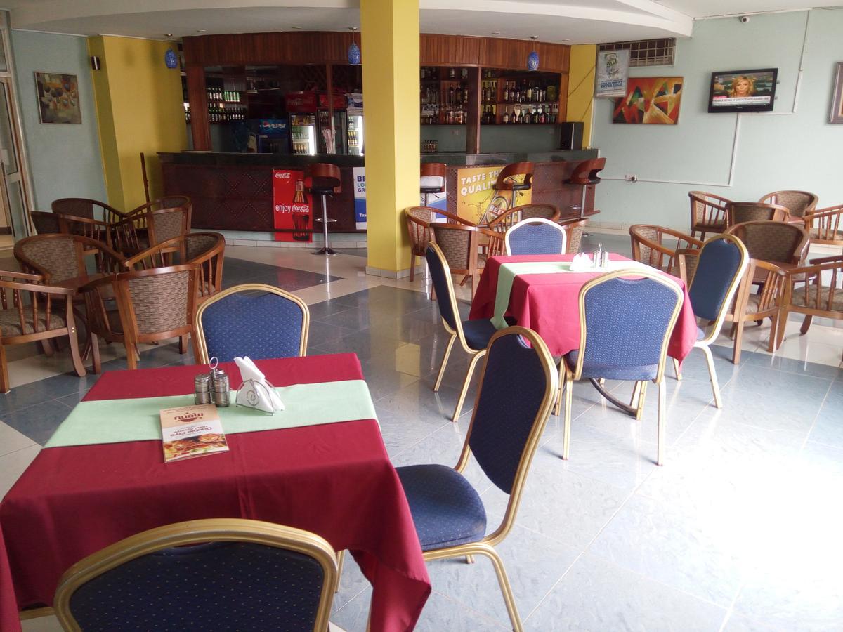 Aponye Hotel Kampala Eksteriør billede