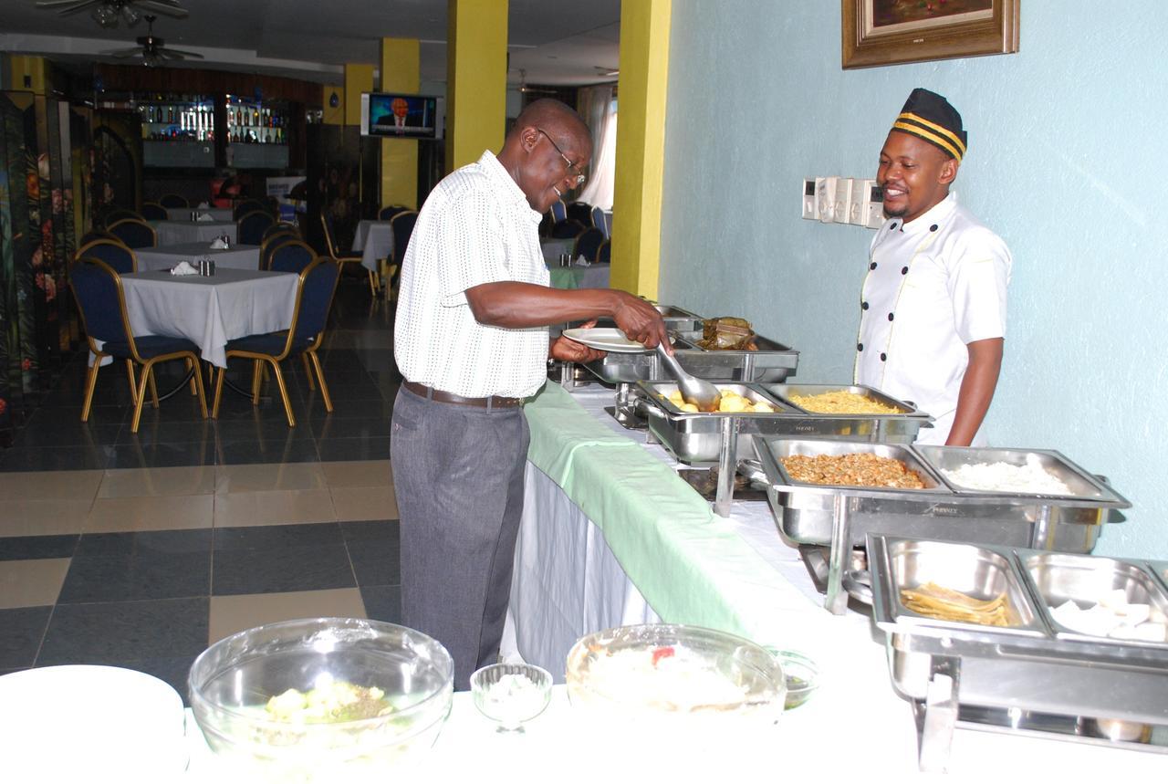 Aponye Hotel Kampala Eksteriør billede