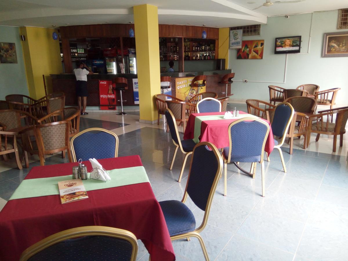 Aponye Hotel Kampala Eksteriør billede