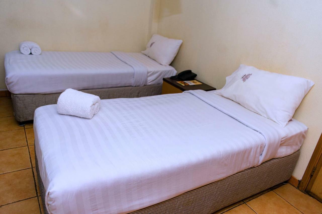 Aponye Hotel Kampala Eksteriør billede