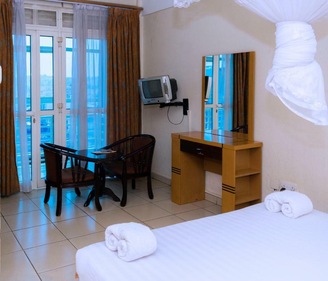 Aponye Hotel Kampala Eksteriør billede
